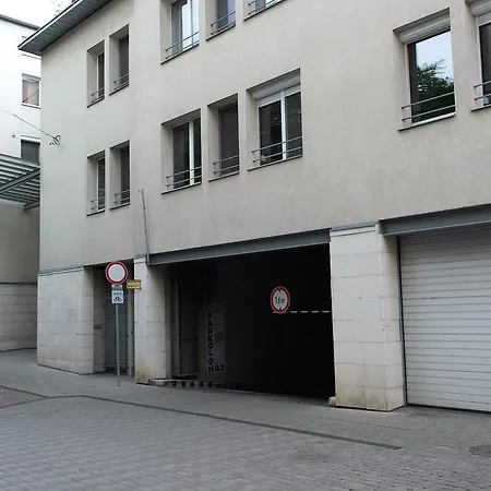 Apartment Halkoz